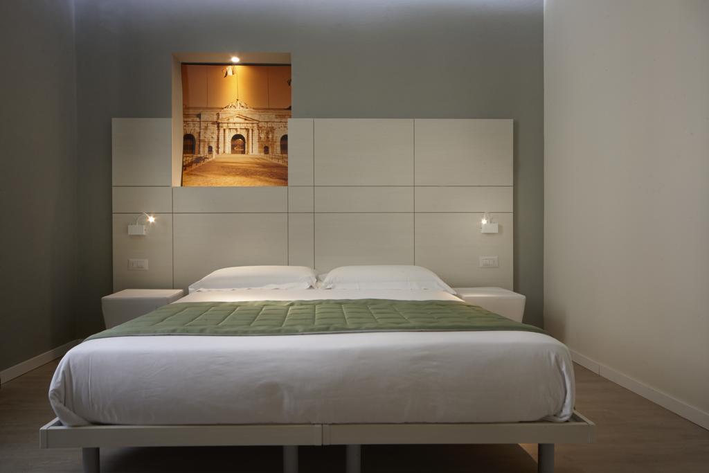 Navigliotel 19 - Rooms & Suites Milán Habitación foto
